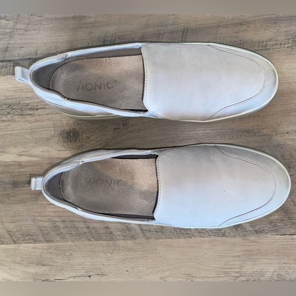 Vionic Penelope slip on sneaker in gray. Size 7.5 - Picture 9 of 13
